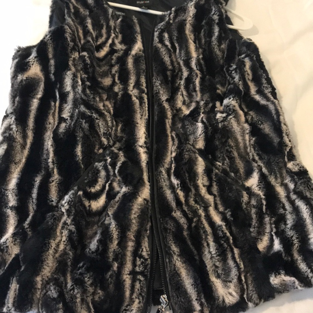 Vest faux fur